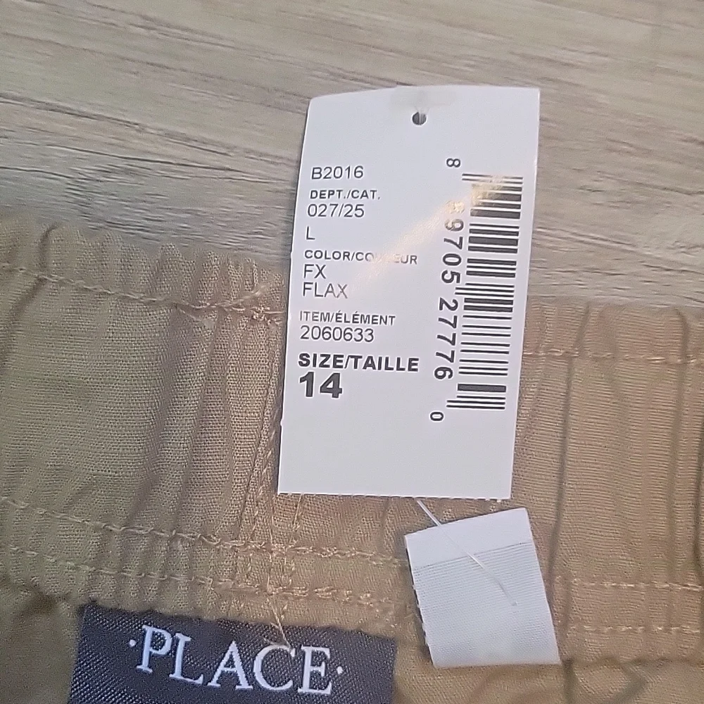 Childrens place tan elastic waist cargo shorts 14